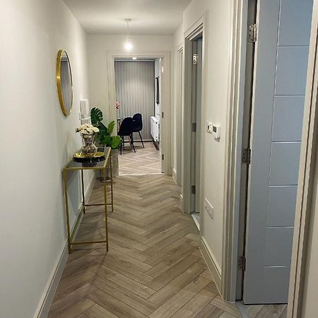 Wimbledon Luxury 3Bedroom Apartment Raynes Park Εξωτερικό φωτογραφία