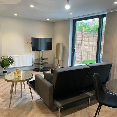 Wimbledon Luxury 3Bedroom Apartment Raynes Park Εξωτερικό φωτογραφία