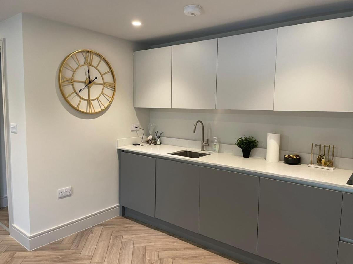 Wimbledon Luxury 3Bedroom Apartment Raynes Park Εξωτερικό φωτογραφία
