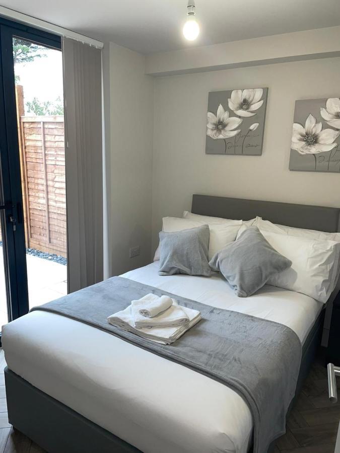 Wimbledon Luxury 3Bedroom Apartment Raynes Park Εξωτερικό φωτογραφία