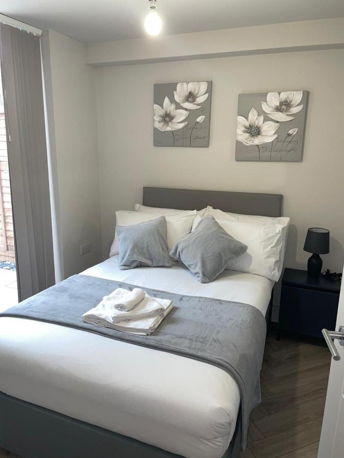Wimbledon Luxury 3Bedroom Apartment Raynes Park Εξωτερικό φωτογραφία